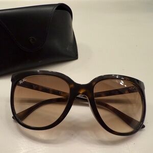 Ray Ban sun glasses RB4126 CATS 1000